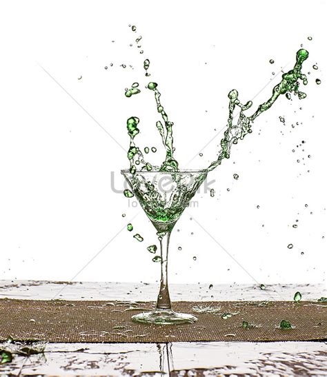 A Green Drink Splashed In A Glass Picture And Hd Photos Free Download