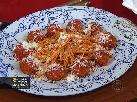 Rocco Dispirito S Mama S Spaghetti And Meatballs Cbs News