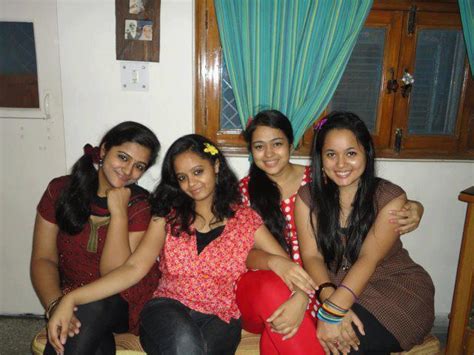 Beautiful Indian Girls Homely College Girls In Group Fotos Chennai