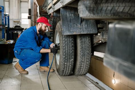 ¿Por qué acudir a un taller especializado de camiones? - Taller mecanico