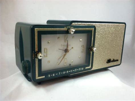 Vintage Bulova Clock Radio Green Etsy Bulova Clock Vintage Radio