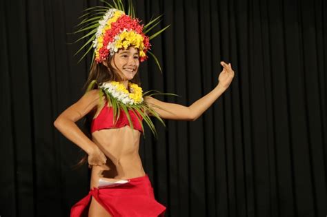 Hula Dancers Oops Cumception