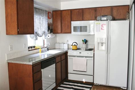 En conforama, te proponemos que incorpores un mueble microondas a tu cocina. Muebles de Cocinas Pequeñas