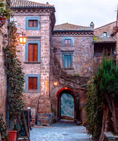 Descriptioncivita Di Bagnoregio Is A Hilltop Village In Central Italy