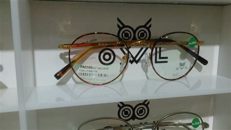 Cermin mata hitam untuk lelaki akan menguasai trend klasik. A-Look Eyewear & O.W.L Eyewear - Cermin Mata Siap Dalam 1 ...