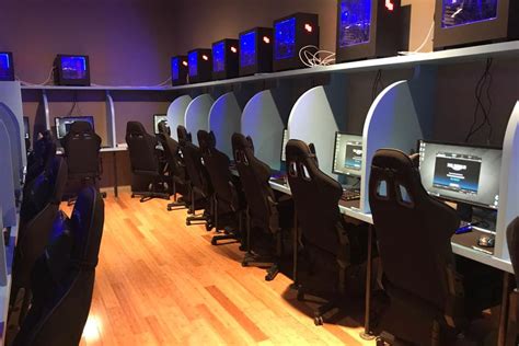 Gamer Coffee Shop Opens With 31 Personal Gaming Stations Eater Ny