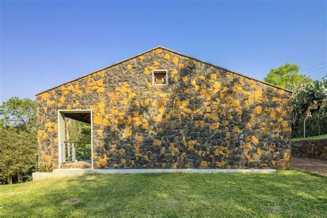 Gallery Of Brazilian Houses 10 Residences With Natural Stone Façades 2