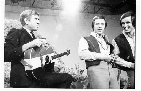 The Hager Twins And Buck Owens Buck Owens Singer Country Singers