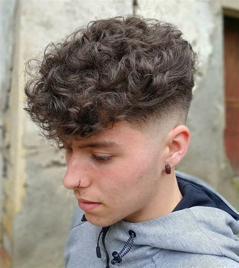 Another enviable haircut for curly hair is about to remind you to always keep up with your creativity. 20 Fantastic Hairstyles for Men With Thin Hair - Men's ...