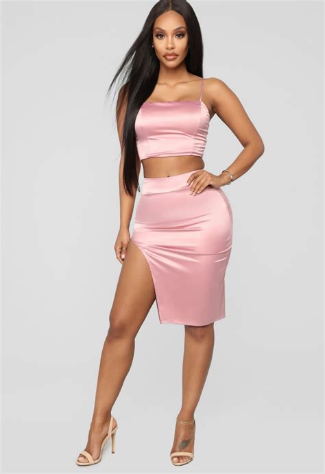 ☆two Piece Skirt Set☆ This Fashion Nova Two Piece Set Is Perfect For A Nice Night Out On The