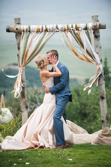 25 Chic And Easy Rustic Wedding Archaltar Ideas For Diy Brides