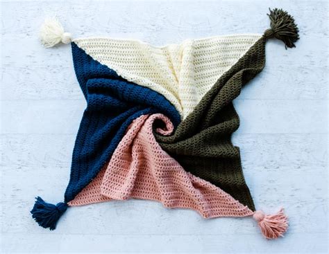 25 Amazing Crochet Patterns For Beginners Love Life Yarn