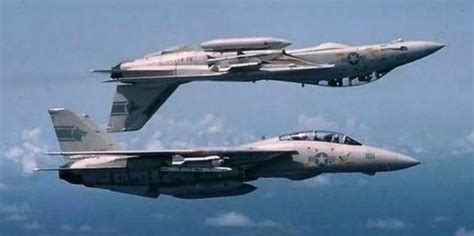 The Story Of The Us Navy F 14 Tomcat Aircrew That Inspired The