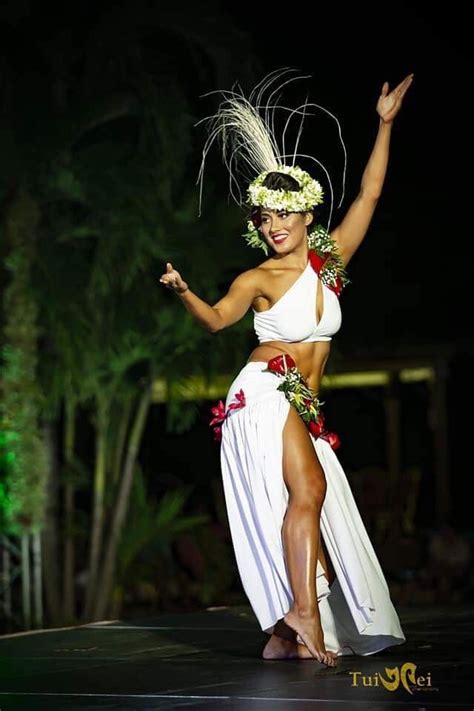 Pin By Liza Suda On Custom In Tahitian Dance Polynesian Dance Tahitian Costumes