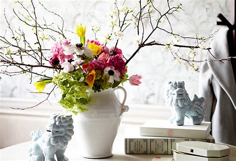 Easy Spring Flower Arrangement Idea For Your Entry