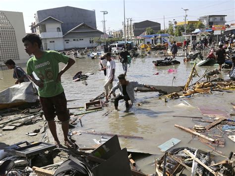 More Than 800 Dead In Indonesia Quake And Tsunami Toll May Rise Mpr News