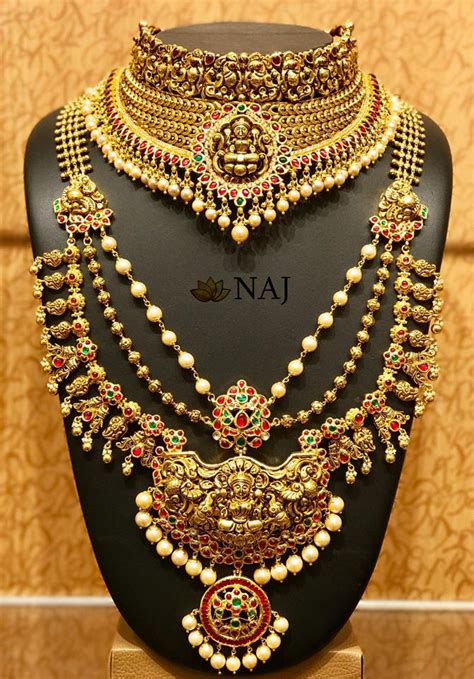 Most fine jewelers want their creations to do right by people and the planet, but few go the extra mile. 21 Traditional Gold Jewelry Set Designs For Marriage • South India Jewels