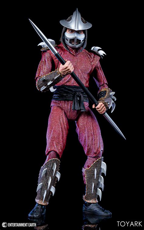 Teenage mutant ninja turtles is a 1990 film about a quartet of humanoid turtles trained by their mentor in ninjitsu who must learn to pull together in order to face the menace of shredder and the foot clan. Teenage Mutant Ninja Turtles 1990 Movie Shredder 1/4 Scale ...