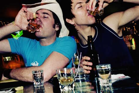 Why College Binge Drinkers Are Happier Have High Status