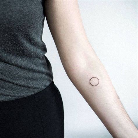 Bildergebnis F R Mini Kreis Tattoo Circle Tattoos Dot Tattoos