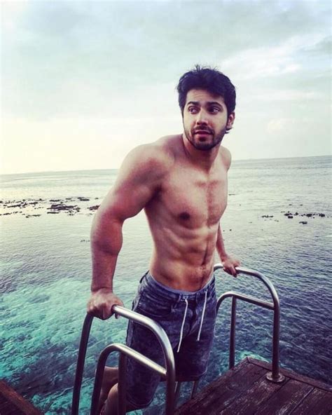 Varun Dhawan Flaunts His Ripped Body In This New Photo Photosimagesgallery 80575