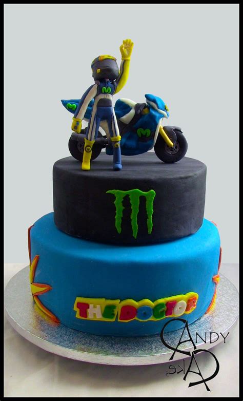 Gibt ihrem selbstgemachten oder auch gekauften kuchen das letzte etwas. Giulio 13, Valentino Rossi Cake | Motorrad torte, Kuchen ...