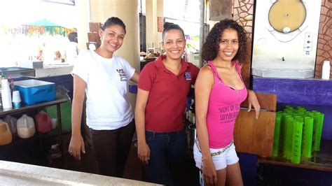 The Girls Of Fat Tuesdays Bar At Mahogany Bay Roatan Honduras By Jonfromqueens Youtube