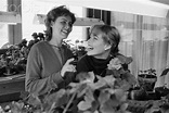 Margaux Hemingway with her older sister Joan, nicknamed "Muffet ...