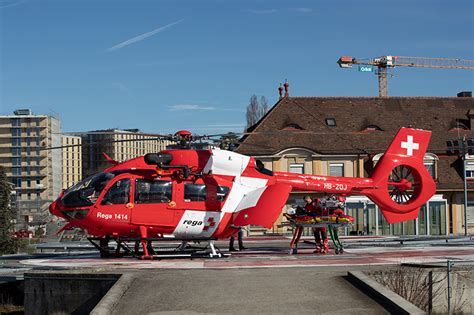 Rega 4 Base Lausanne Garde Aérienne Suisse De Sauvetage Rega