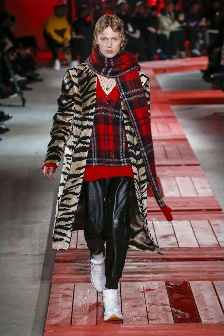 Alexander Mcqueen Fall 2018 Mens Collection Runway Show