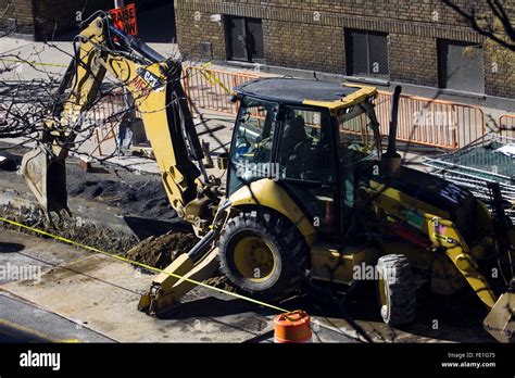 Backhoe City Street Hi Res Stock Photography And Images Alamy