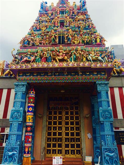 Famous indian hindu temple in malaysia, maran murugan temple is visited by the devotees worshipping hindu god lord murugan. Hindu temple in Singapore | Indian temple architecture ...