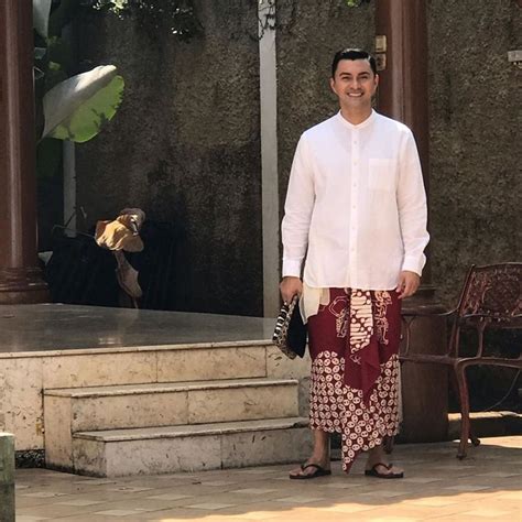 8 Inspirasi Baju Koko Lengan Panjang Yang Bisa Ditiru Untuk Hari Lebaran Bukareview