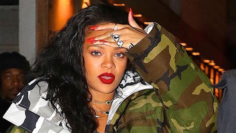 Rihanna Bundles Up For Night Out In In New York City Rihanna Just Jared Entertainment News
