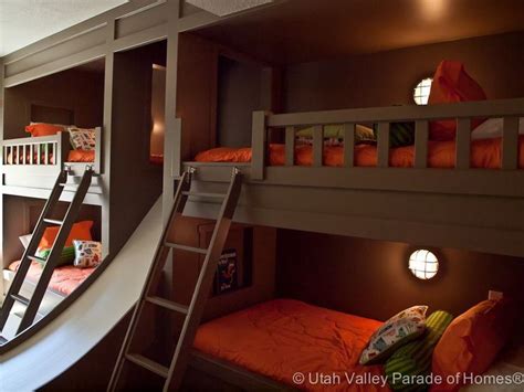 Great Bunk Beds With A Slide Between I Love This Bunk Beds Built In