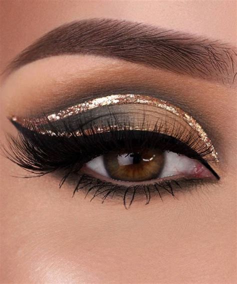 65 Pretty Eye Makeup Looks Smokey And Glittery Gold Liner