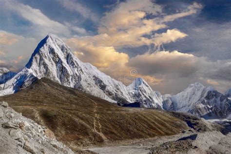 Mountains Autumn Everest Himalayas Stock Photo Image Of Hiking