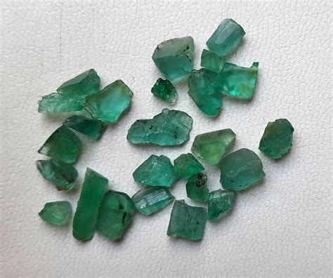 25 Pcs Raw Emerald Rough Stone Aaa Natural Zambia Emerald Etsy