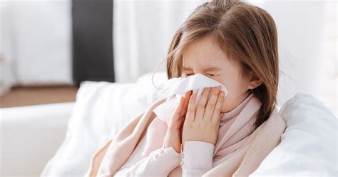 How To Tell The Difference Between Flu Covid 19 Cold And Allergies In