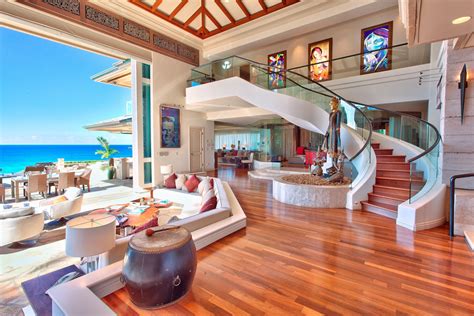 Luxury Beachfront Estate In Maui