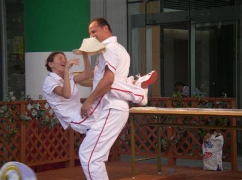 Book Acrobatic Pizza Makers Scarlett Entertaimment