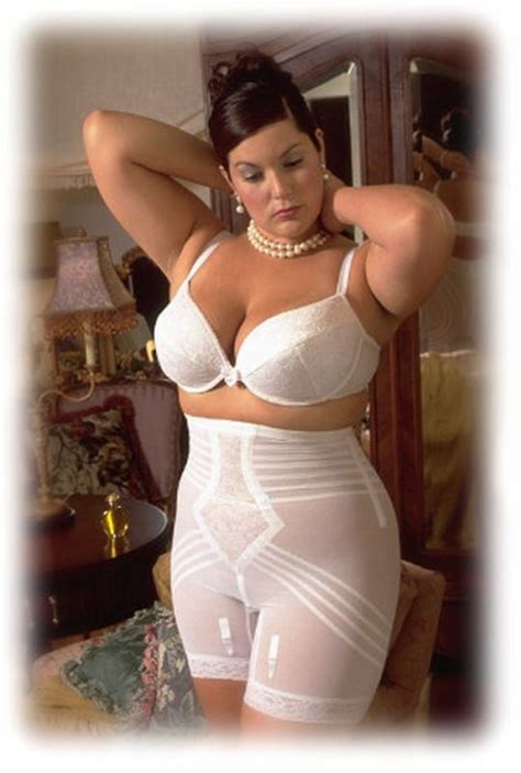 Busty Attractive Granny In Open Girdle And Stockings Porn Sexiezpicz Web Porn