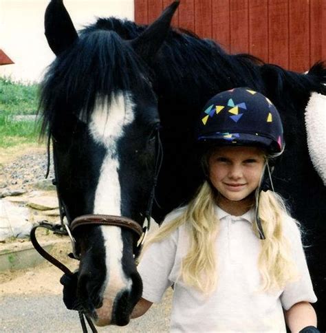 20 Pictures Of Young Taylor Swift Before She Was Famous