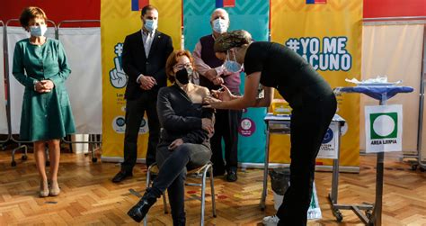 Y embarazadas de 18 años y más, a partir del tercer. Minsal inicia proceso de vacunación de población sana - Ministerio de Salud - Gobierno de Chile