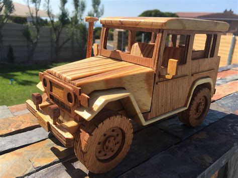 Toyota Land Cruiser Wooden Toy Car Wood Toys Plans Wooden Toys Toy Car