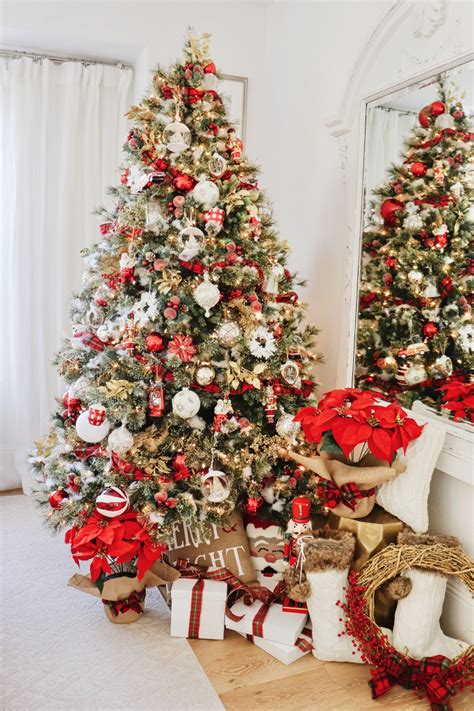 50+ christmas trees decorations that are straight up magical. Red & White New England Style Christmas Tree - KristyWicks.com