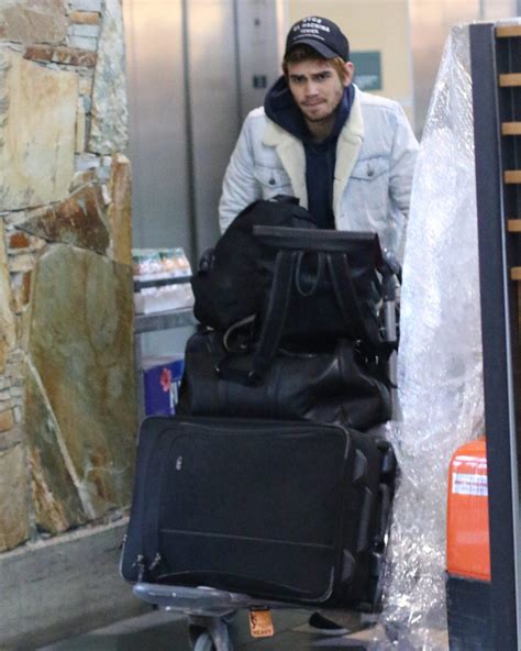 spotted kj apa arrives back in vancouver to film riverdale photos curated