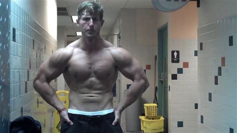 Natural Bodybuilder Flexing Posing Muscle Youtube