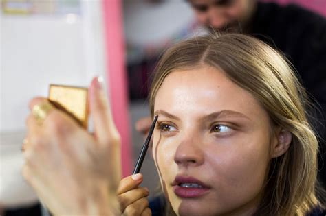 Do Men Actually Hate Your Man Magnet Makeup Study Suggests They Prefer