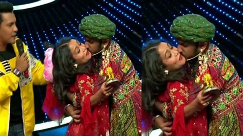 Fan Forcibly Kisses Singer Neha Kakkar On Sets Of Indian Idol 11 Tv Times Of India Videos